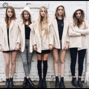 Brandy Melville Jackets & Coats - Brandy Melville Sandra “shearling fur” jacket Brandy Melville Jackets & Coats - Brandy Melville Sandra “shearling fur” jacket